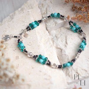 Handmade choker with leaf pendant blue & silver